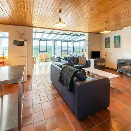 Cozy Holiday In With A Beautiful View Casa de Férias *